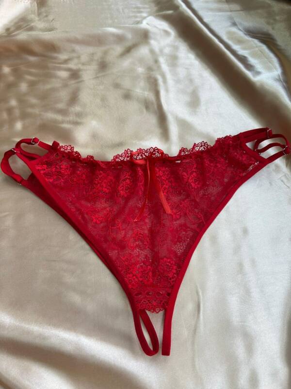 Elegant Lace-Detail Bralettete (1 Piece) V6803